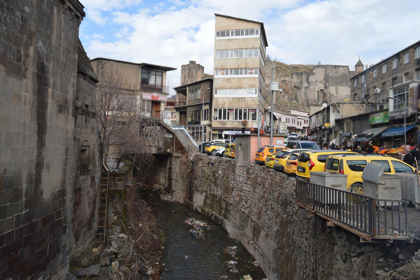 ​Bitlis Valisi: Dere Üstü Islah Projesi'nde esnaf mağdur edilmeyecek